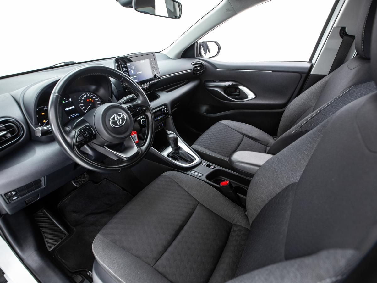toyota-yaris-2022-hibrido-a-gasolina-1490cc