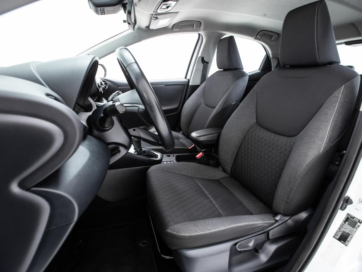 toyota-yaris-2022-hibrido-a-gasolina-1490cc