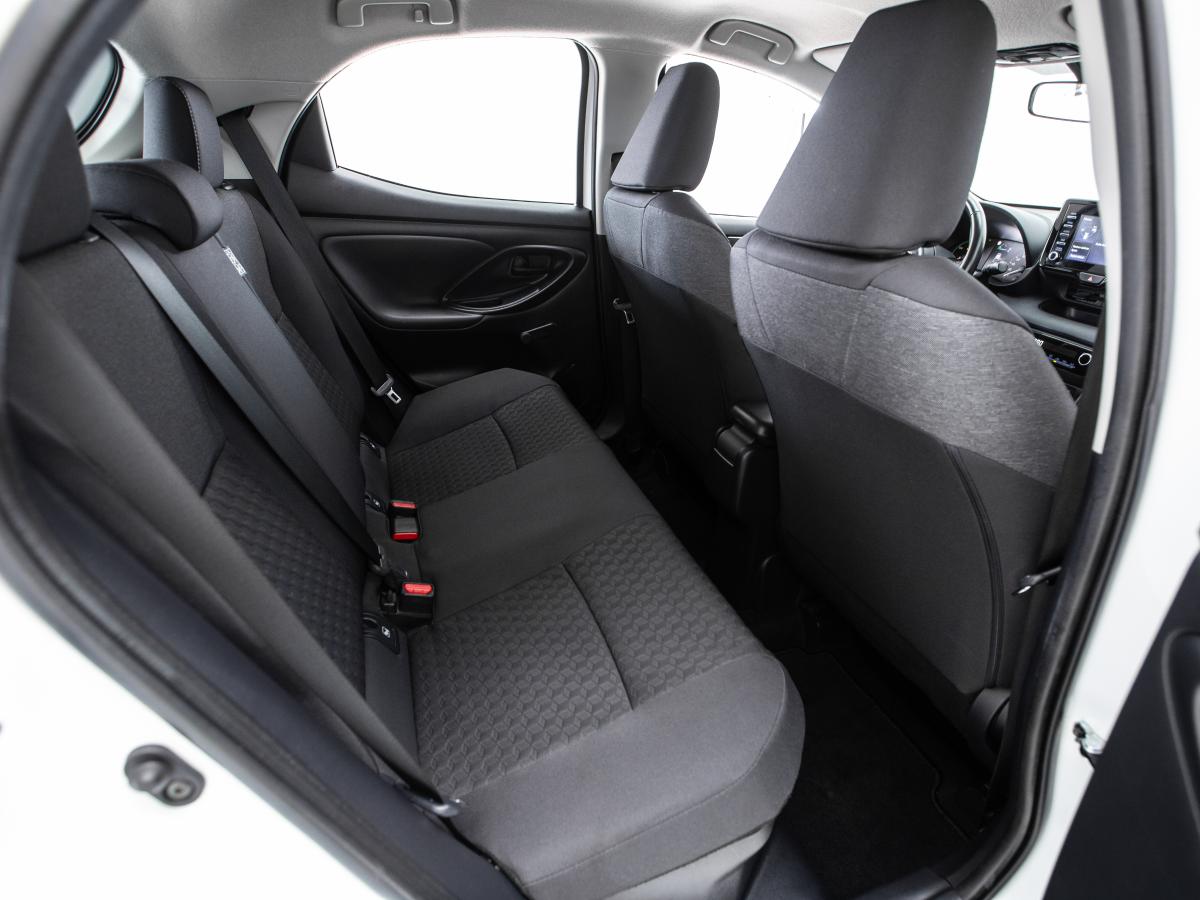 toyota-yaris-2022-hibrido-a-gasolina-1490cc