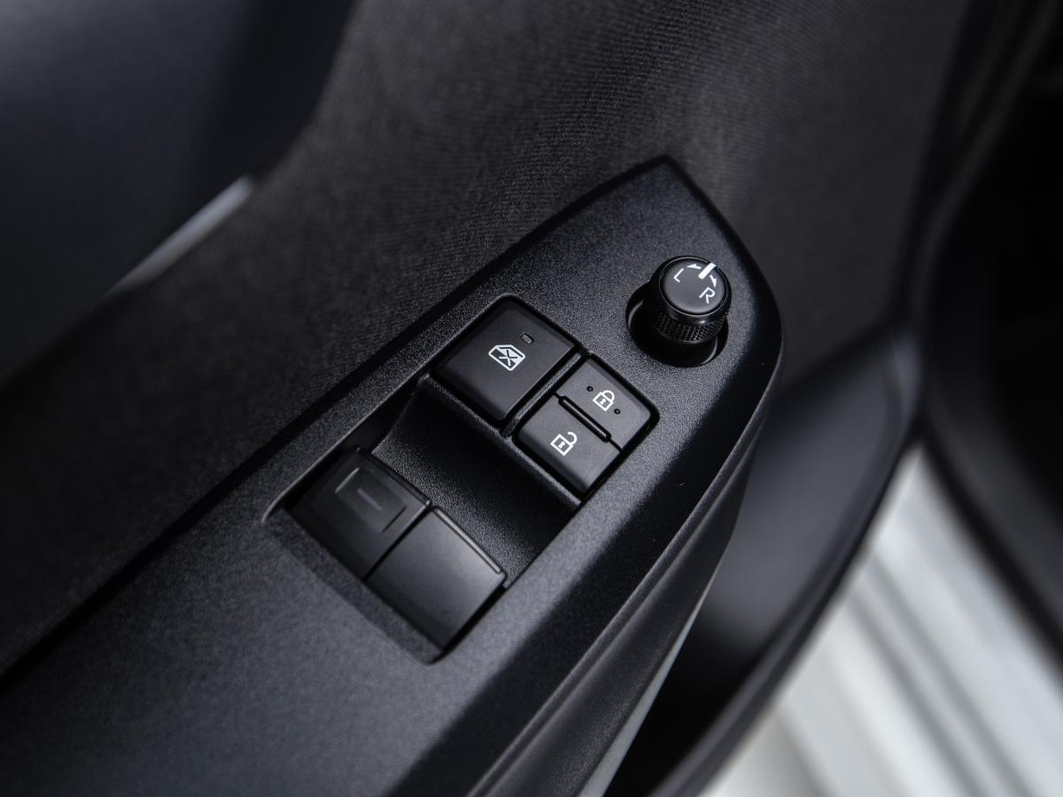 toyota-yaris-2022-hibrido-a-gasolina-1490cc
