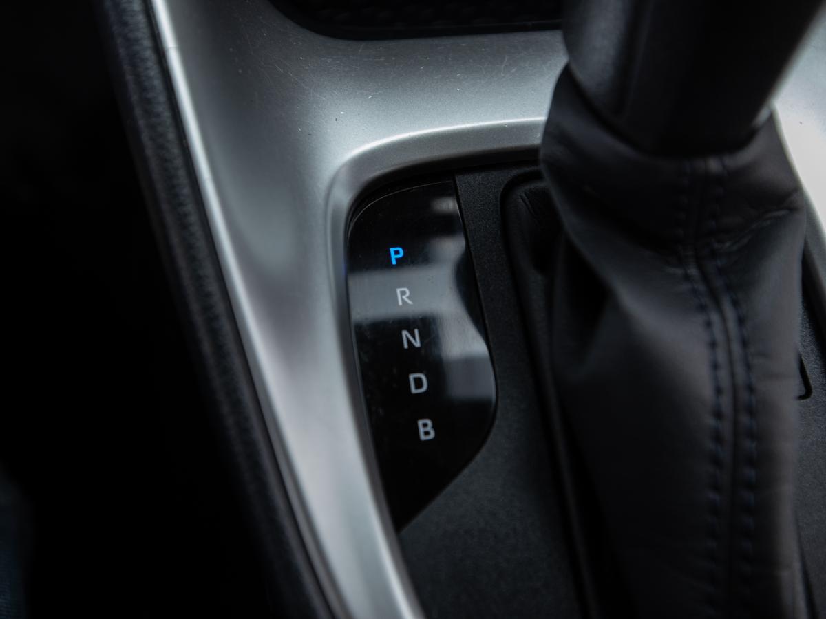 toyota-yaris-2022-hibrido-a-gasolina-1490cc