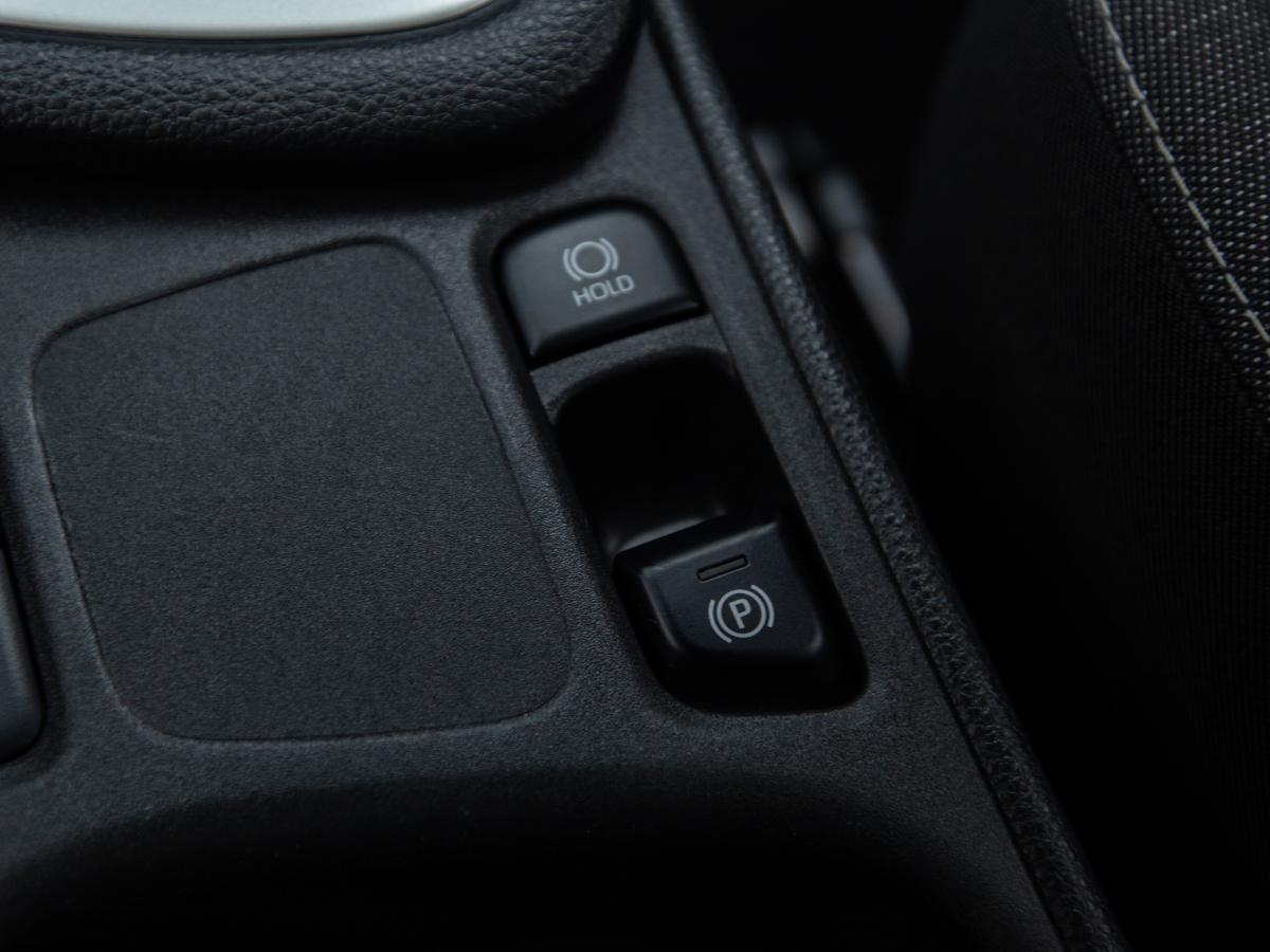 toyota-yaris-2022-hibrido-a-gasolina-1490cc