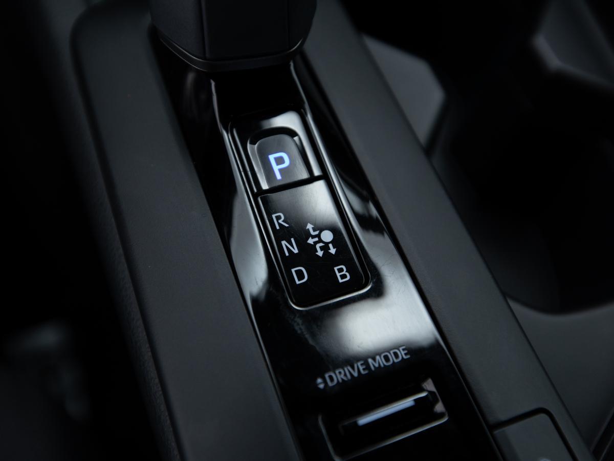 toyota-c-hr-2024-hibrido-a-gasolina-1798cc