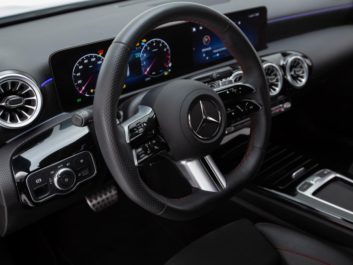 mercedes-benz-classe-a-2024-gasolina-1332cc