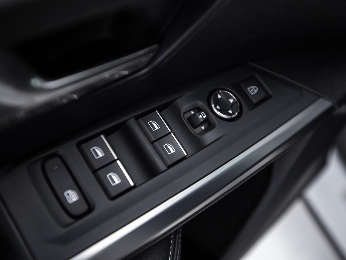 peugeot-e-2008-2024-eletrico-0cc
