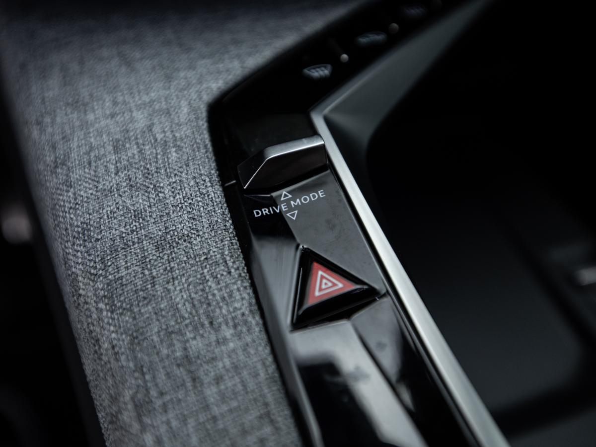 peugeot-e-2008-2024-eletrico-0cc