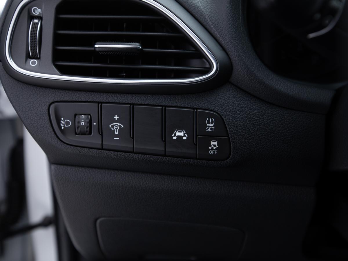 hyundai-i30-2020-diesel-1598cc