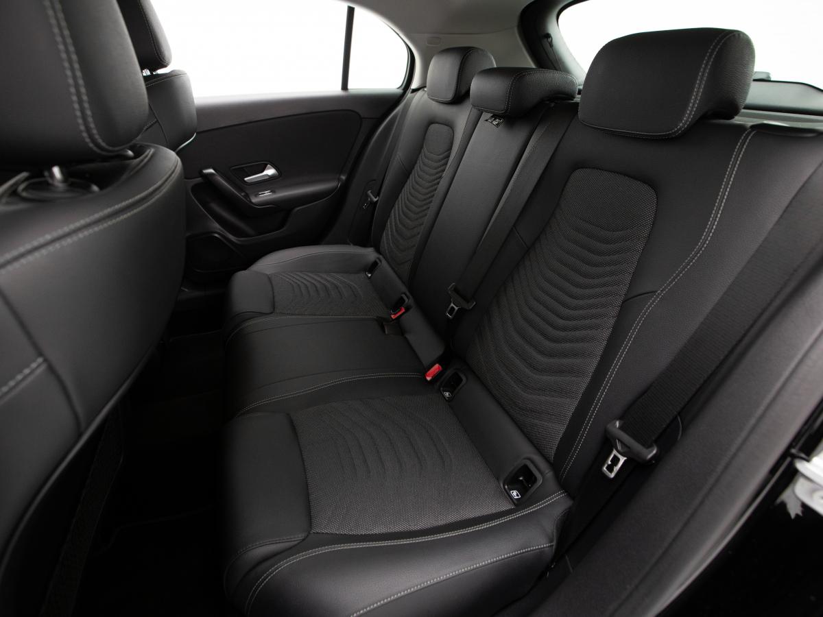 mercedes-benz-classe-a-2023-hibrido-a-gasolina-1332cc