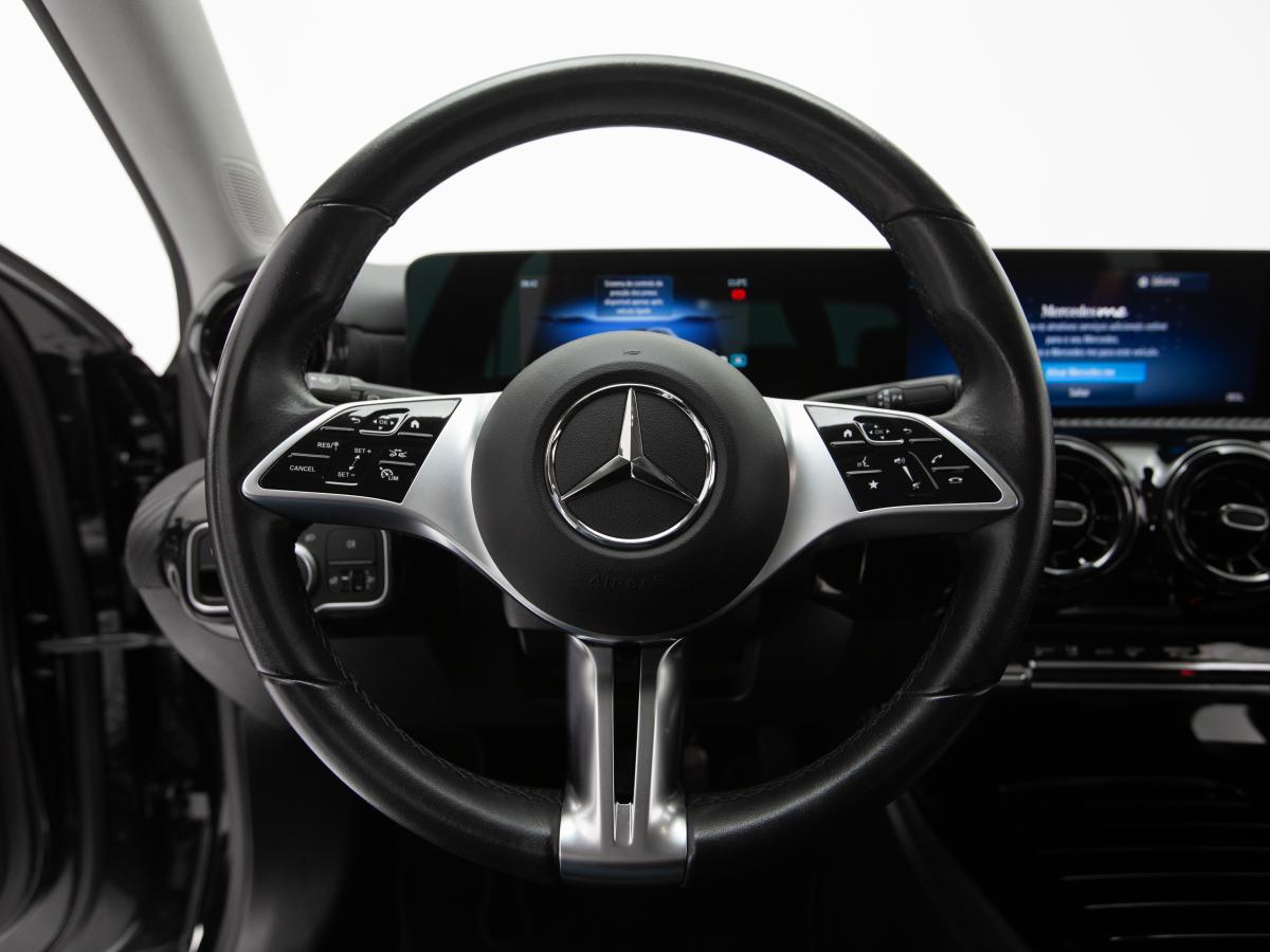 mercedes-benz-classe-a-2023-hibrido-a-gasolina-1332cc