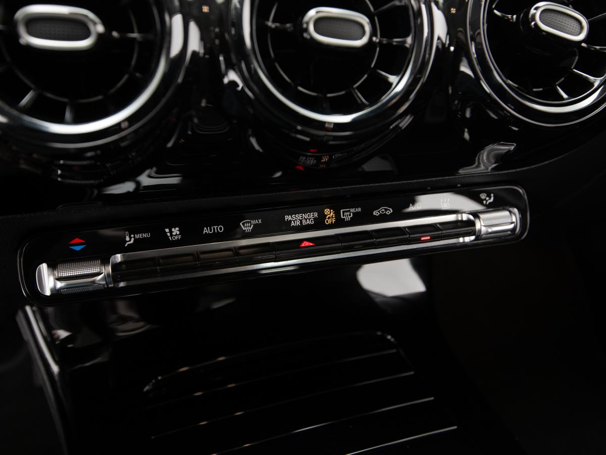 mercedes-benz-classe-a-2023-hibrido-a-gasolina-1332cc