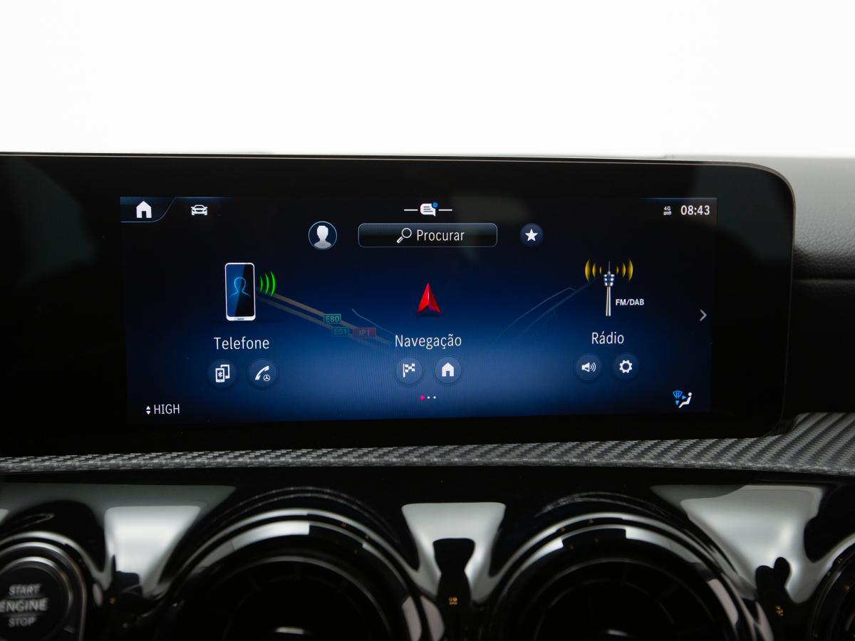 mercedes-benz-classe-a-2023-hibrido-a-gasolina-1332cc