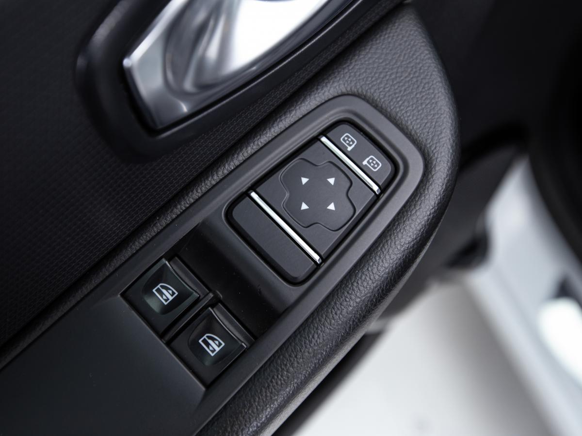 renault-clio-sport-tourer-2018-diesel-1461cc