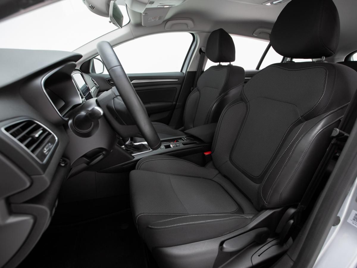 renault-megane-sport-tourer-2023-diesel-1461cc