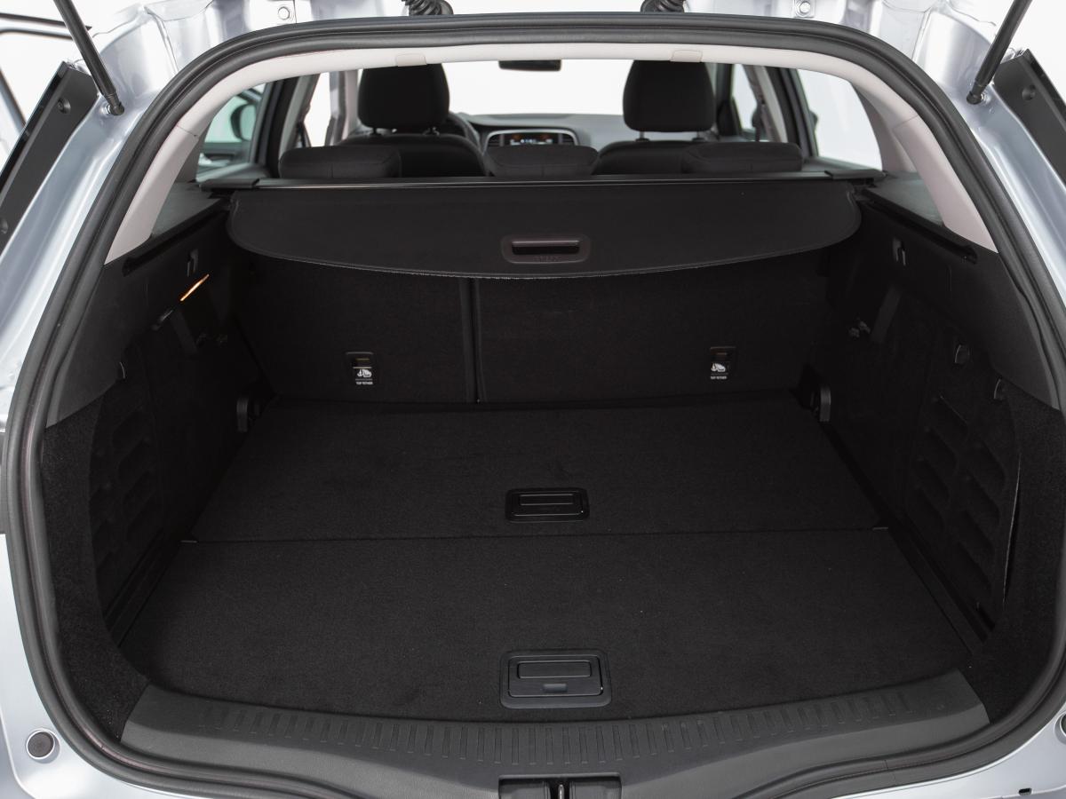 renault-megane-sport-tourer-2023-diesel-1461cc