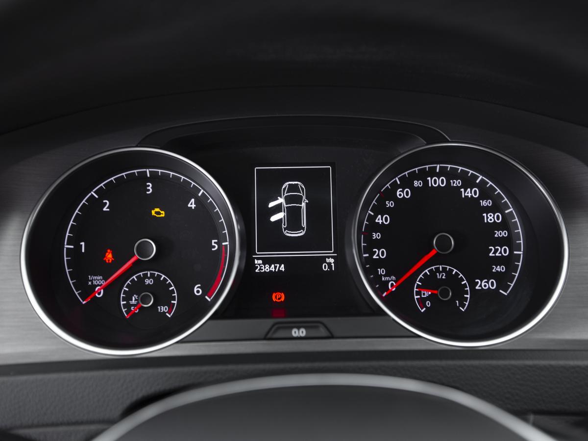 volkswagen-golf-2013-diesel-1968cc