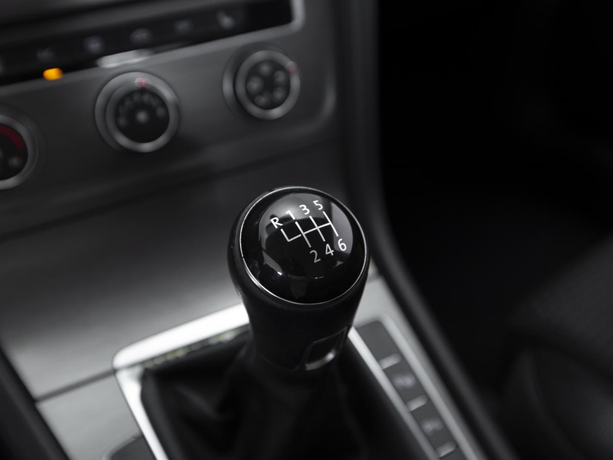 volkswagen-golf-2013-diesel-1968cc