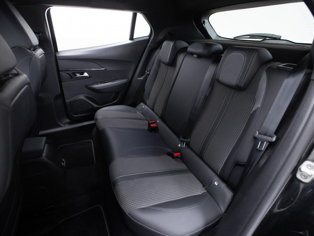 peugeot-2008-2023-diesel-1499cc