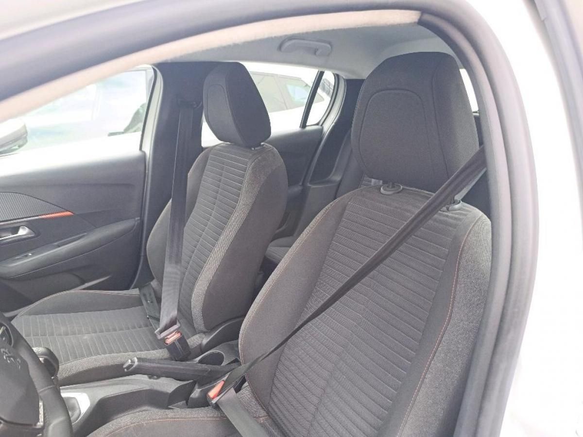 peugeot-208-2021-gasolina-1199cc