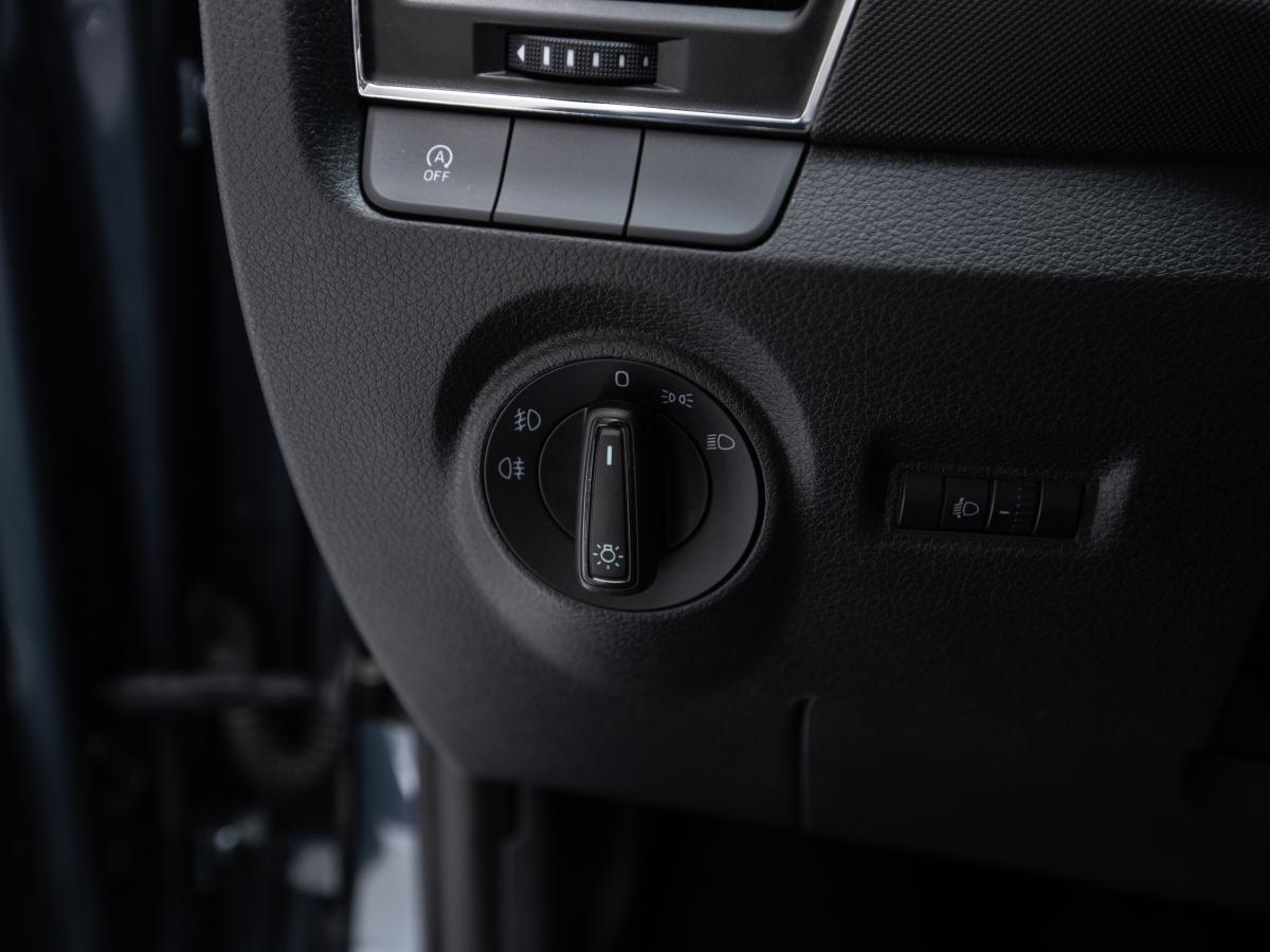 skoda-fabia-break-2021-gasolina-999cc