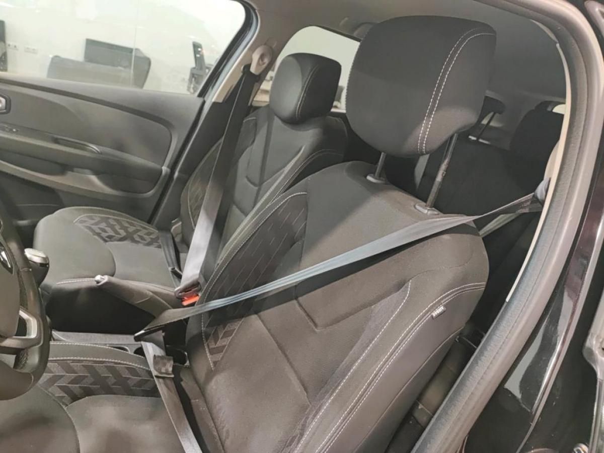renault-clio-sport-tourer-2019-diesel-1461cc