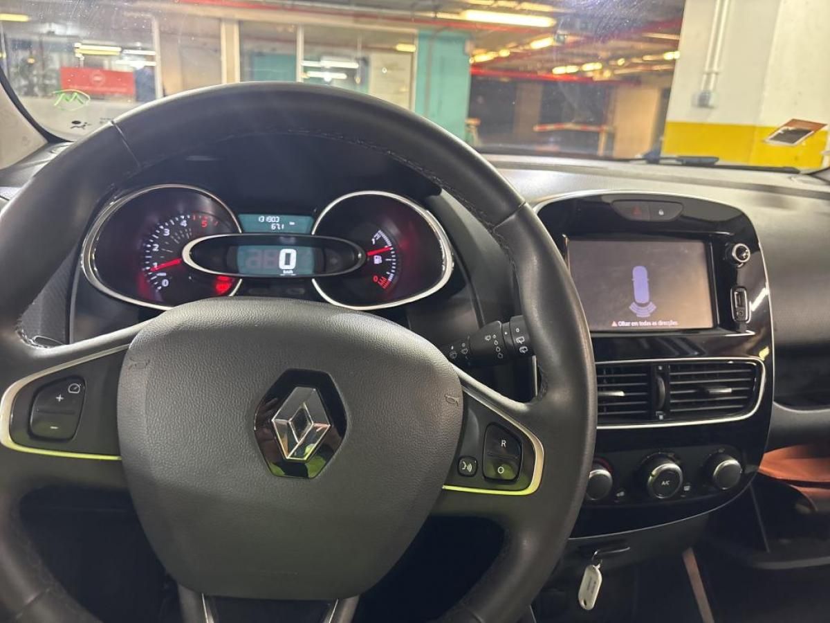 renault-clio-sport-tourer-2018-diesel-1461cc