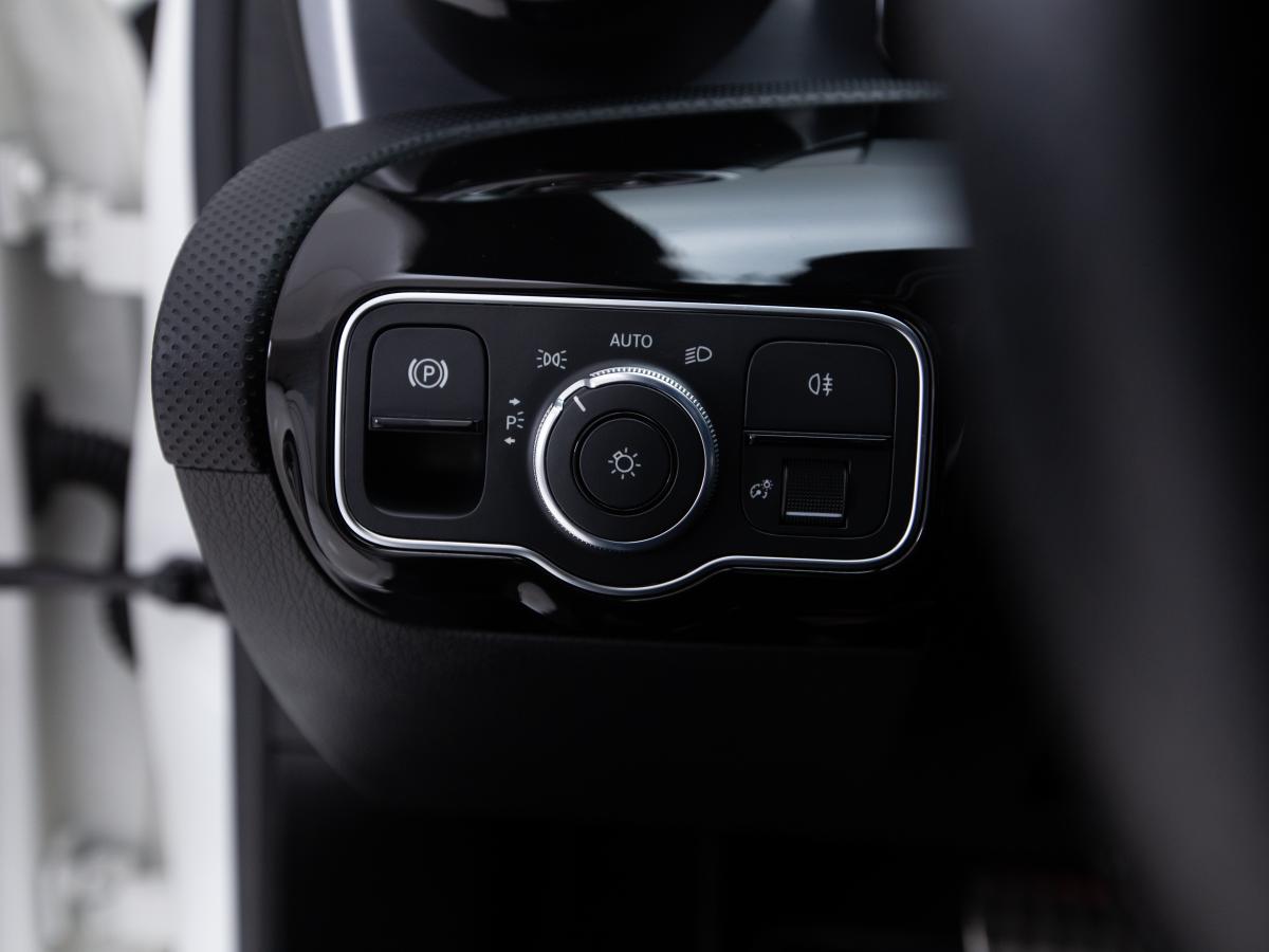 mercedes-benz-classe-a-2020-hibrido-a-gasolina-1332cc