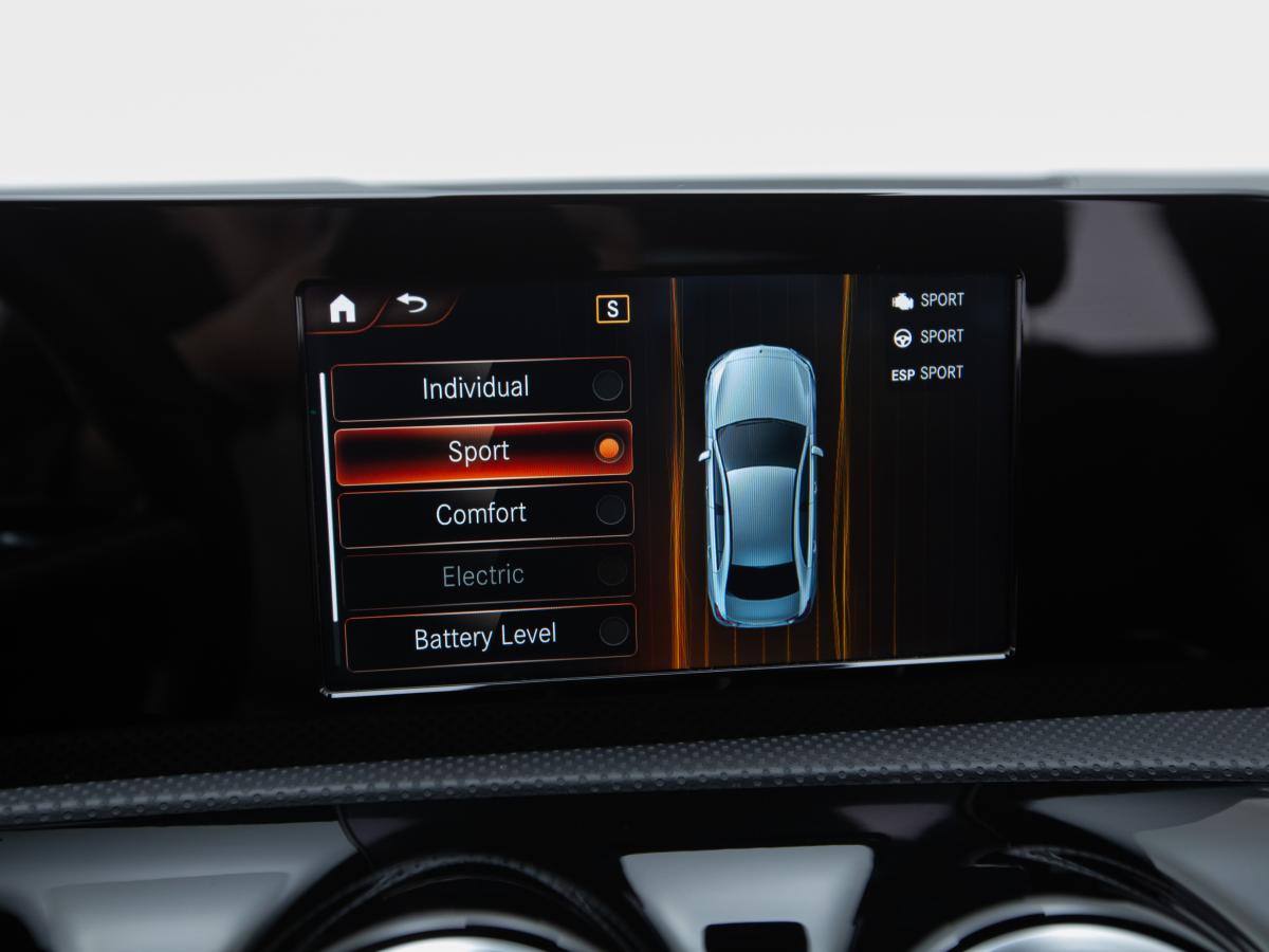 mercedes-benz-classe-a-2020-hibrido-a-gasolina-1332cc