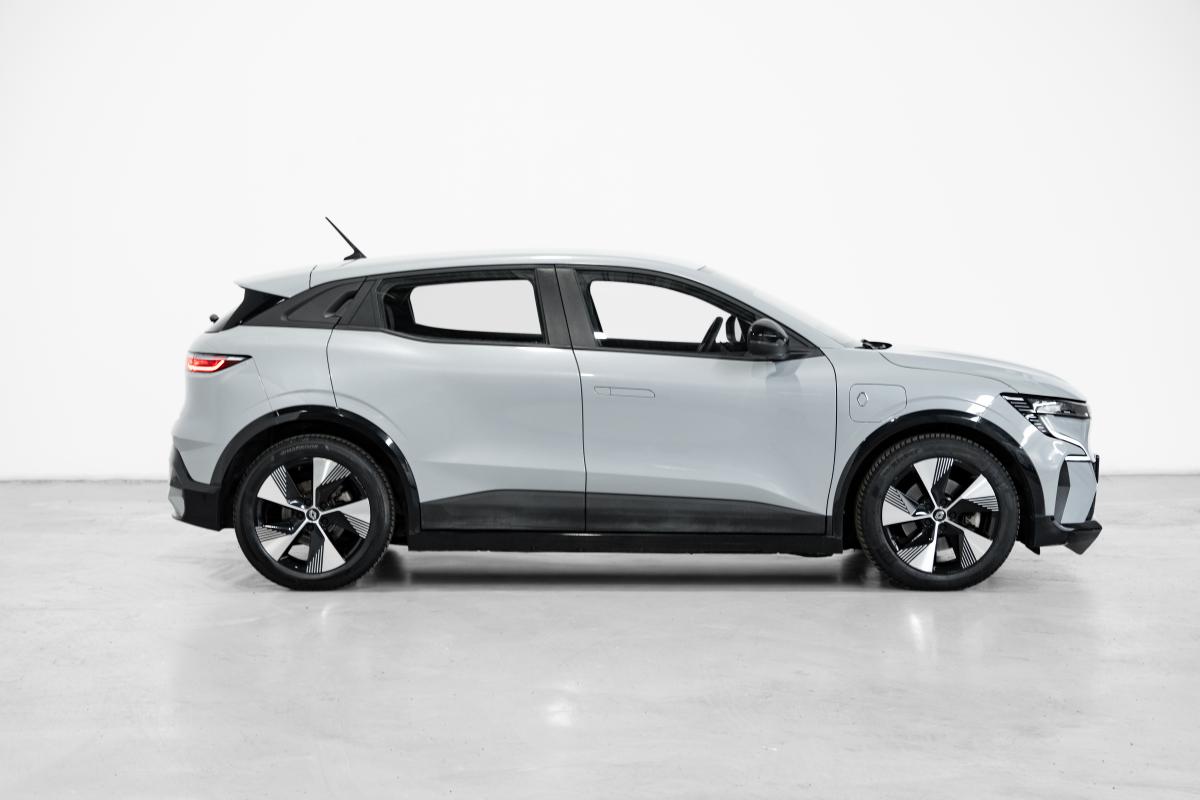 renault-megane-e-tech-2023-eletrico-0cc