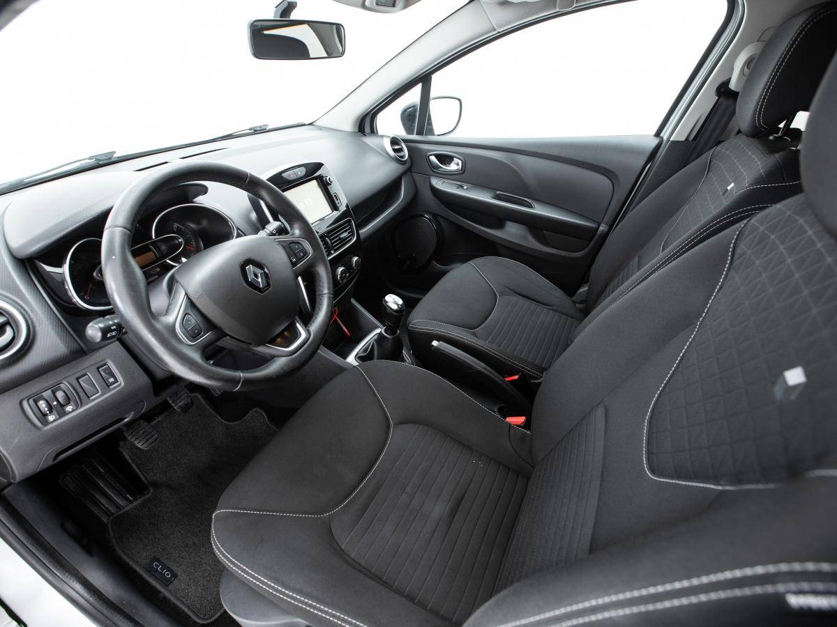 renault-clio-sport-tourer-2017-diesel-1461cc