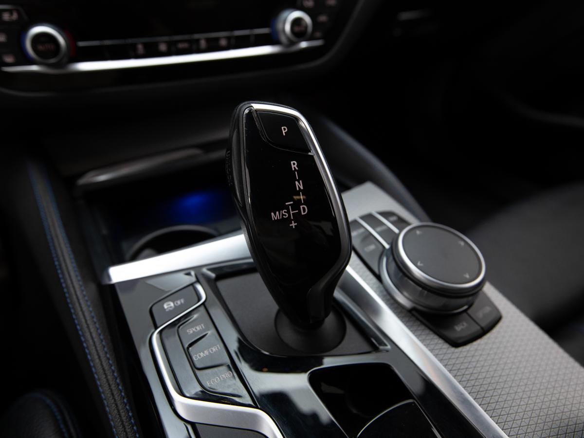 bmw-serie-5-2019-hibrido-a-gasolina-1998cc