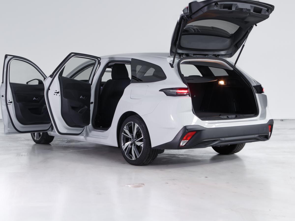 peugeot-308-sw-2023-hibrido-a-gasolina-1598cc
