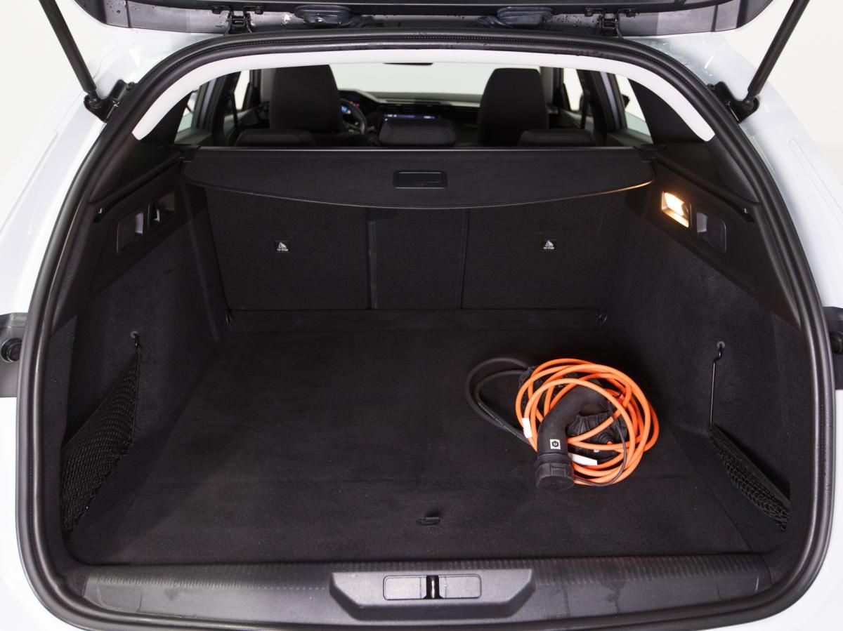 peugeot-308-sw-2023-hibrido-a-gasolina-1598cc