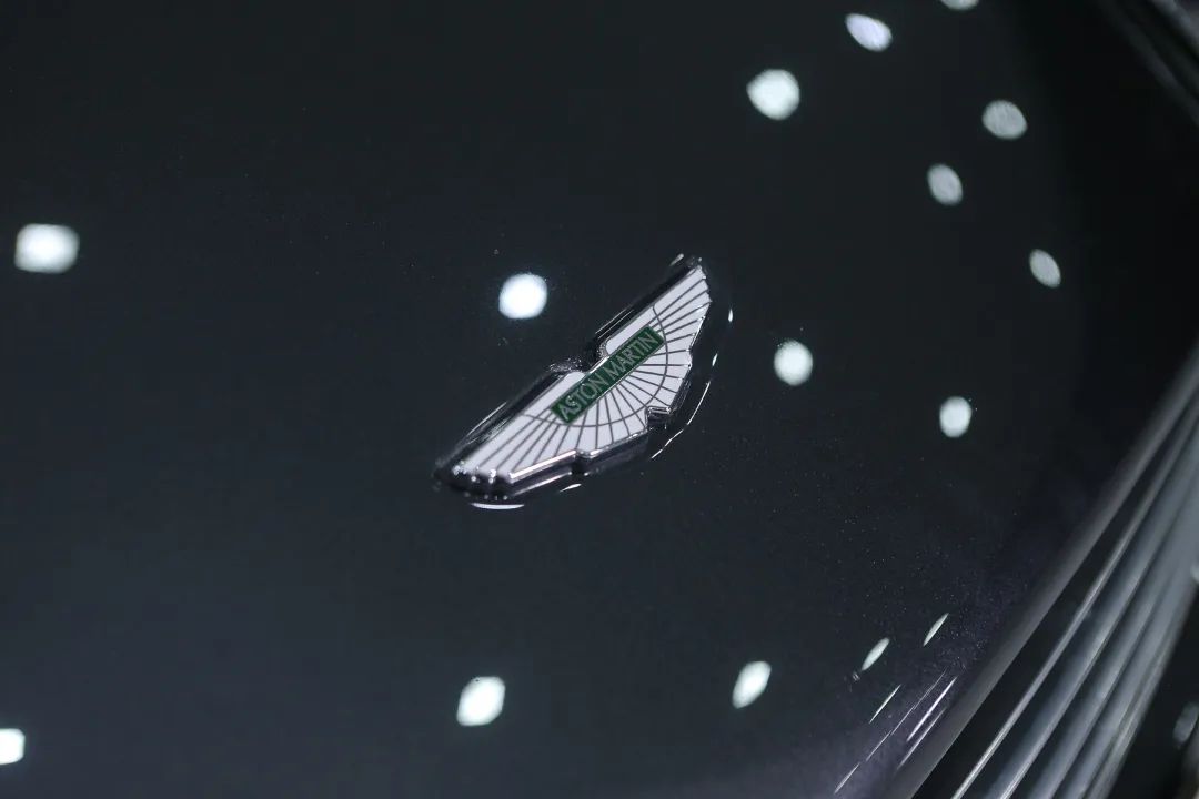 aston-martin-vantage-coupe-2010-gasolina-4282cc