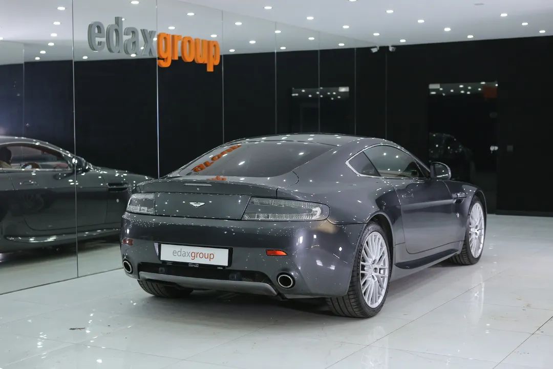 aston-martin-vantage-coupe-2010-gasolina-4282cc