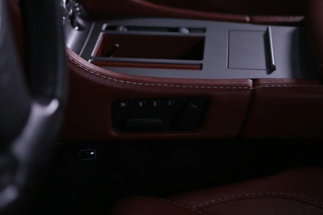 aston-martin-vantage-coupe-2010-gasolina-4282cc