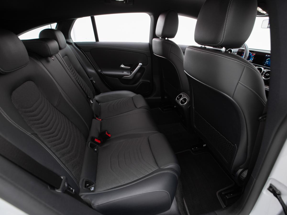 mercedes-benz-cla-2023-hibrido-a-gasolina-1332cc