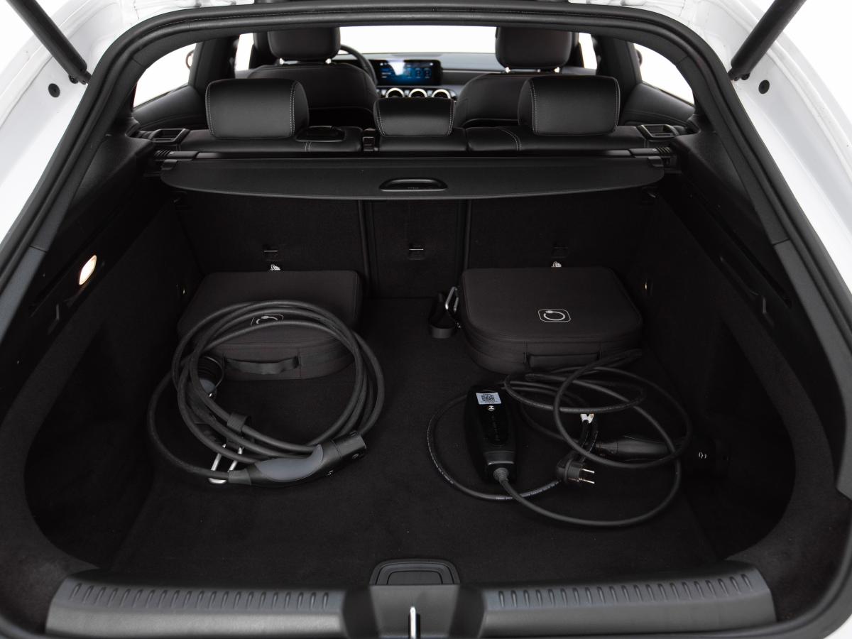 mercedes-benz-cla-2023-hibrido-a-gasolina-1332cc