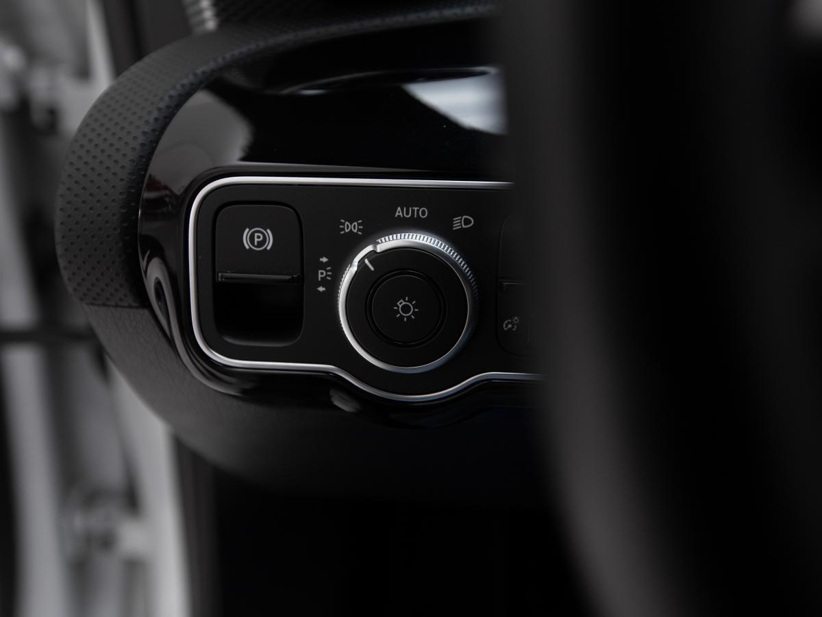 mercedes-benz-cla-2023-hibrido-a-gasolina-1332cc