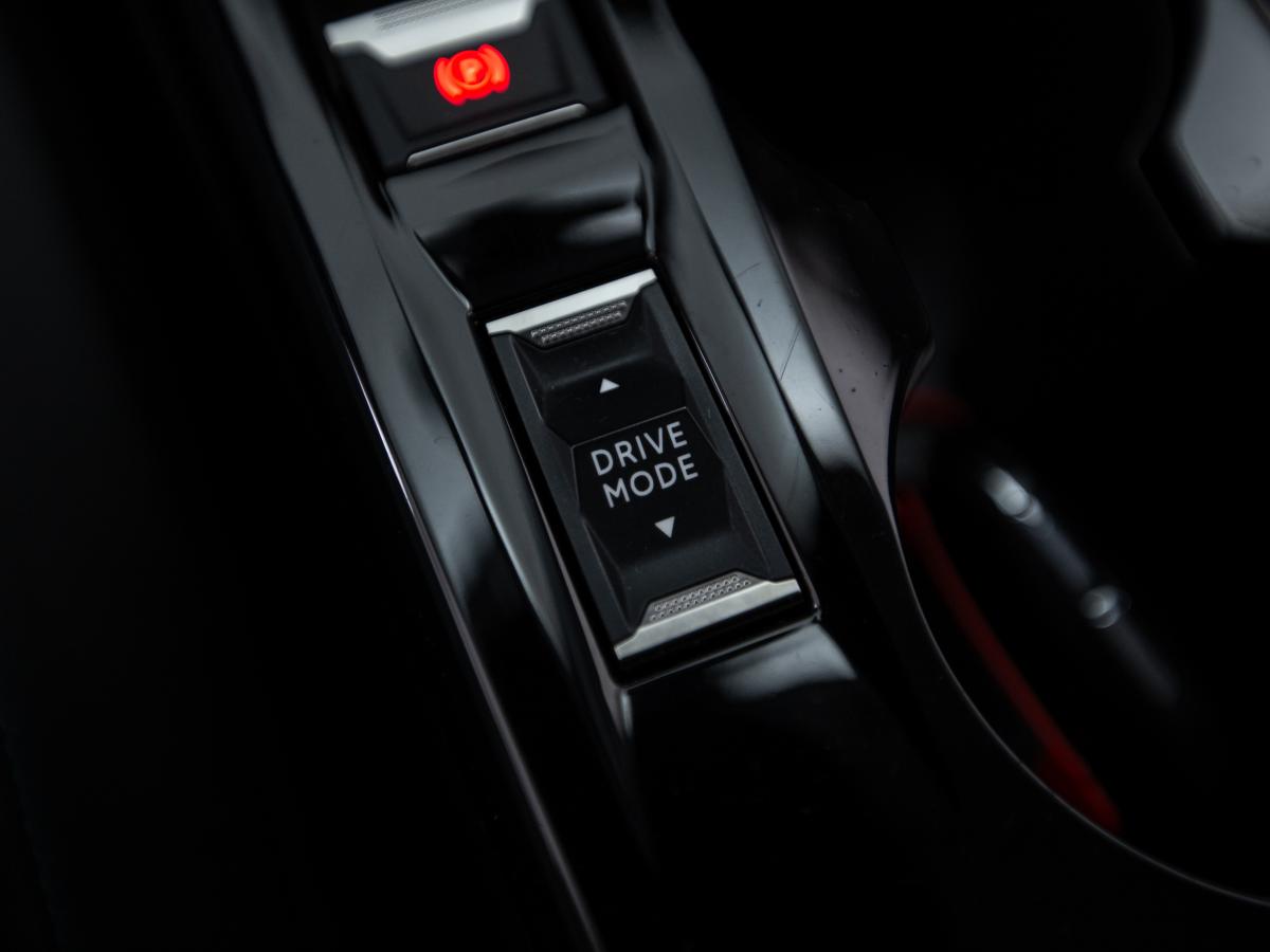peugeot-e-2008-2022-eletrico-0cc