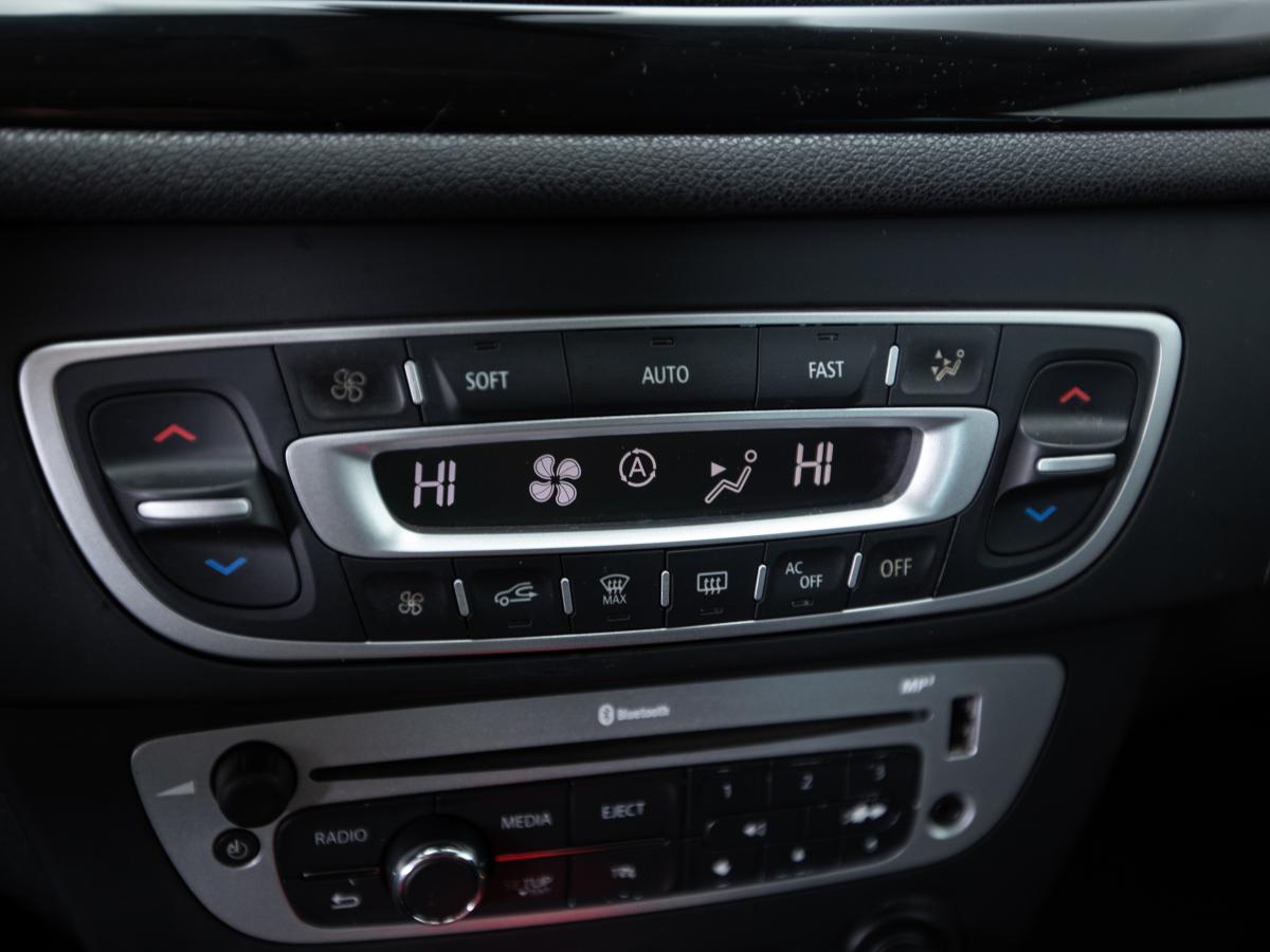 renault-megane-sport-tourer-2012-diesel-1461cc