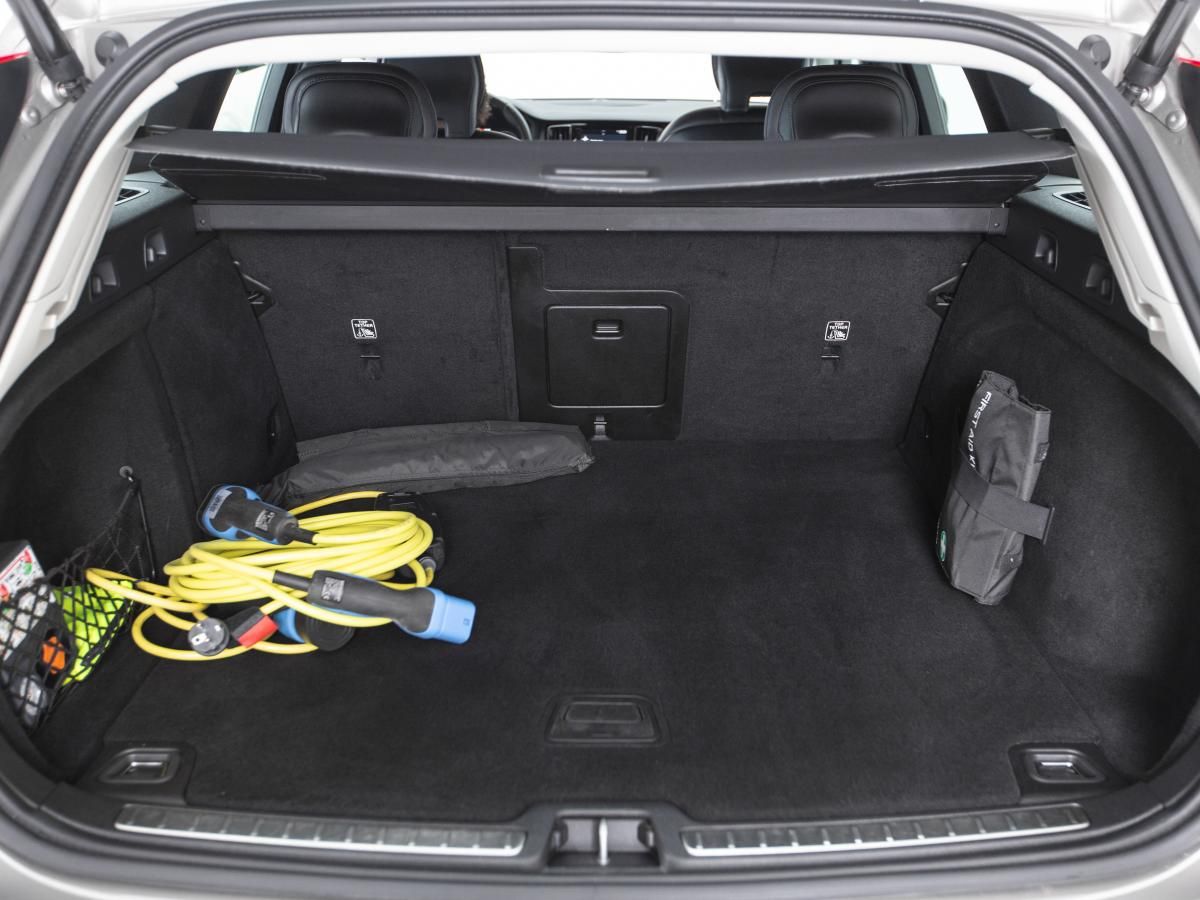 volvo-v60-2019-hibrido-a-gasolina-1969cc