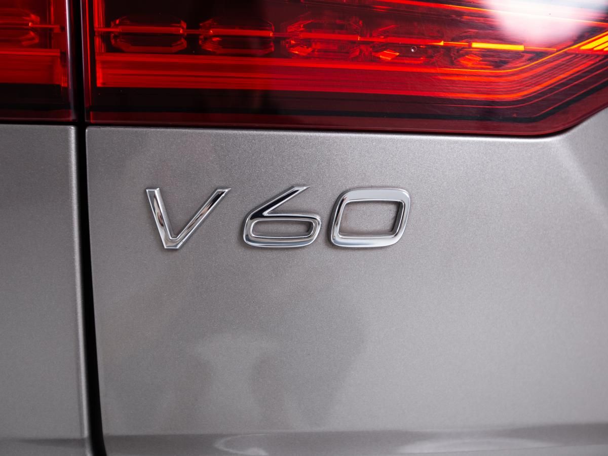 volvo-v60-2019-hibrido-a-gasolina-1969cc