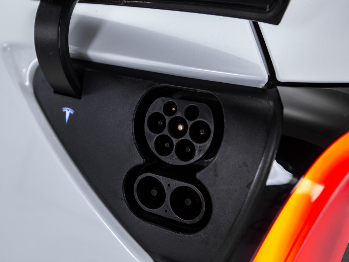 tesla-model-y-2023-eletrico-0cc