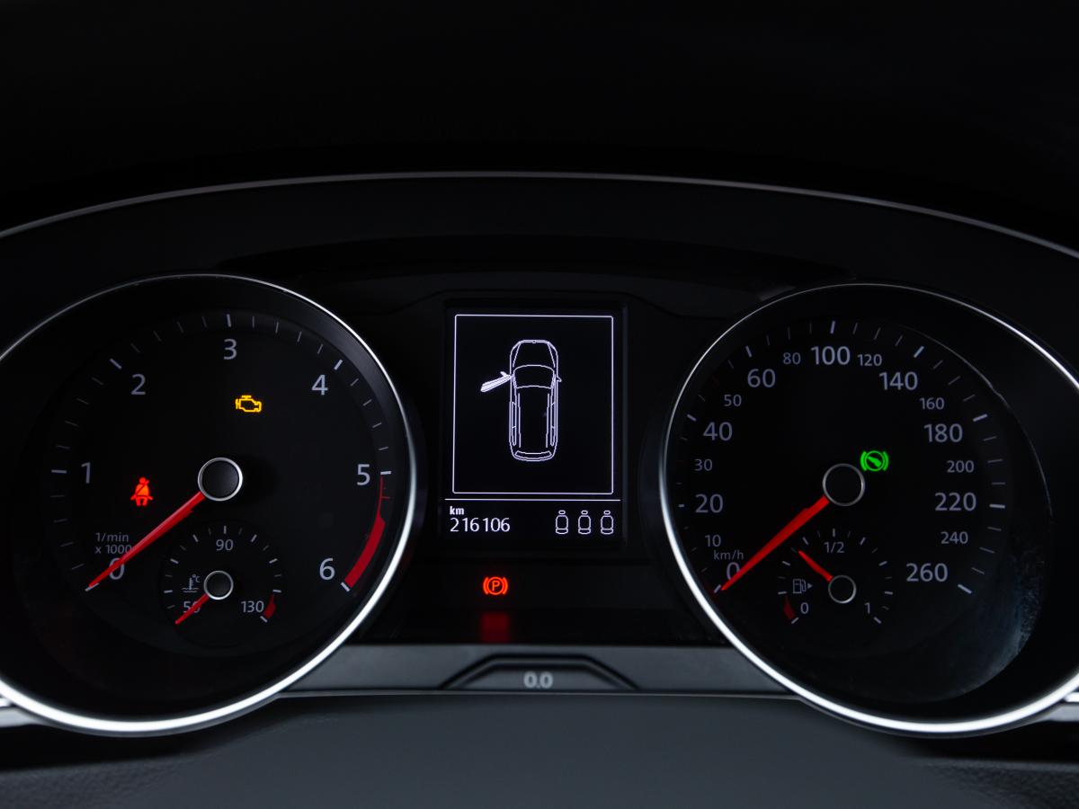 volkswagen-passat-variant-2021-diesel-1968cc