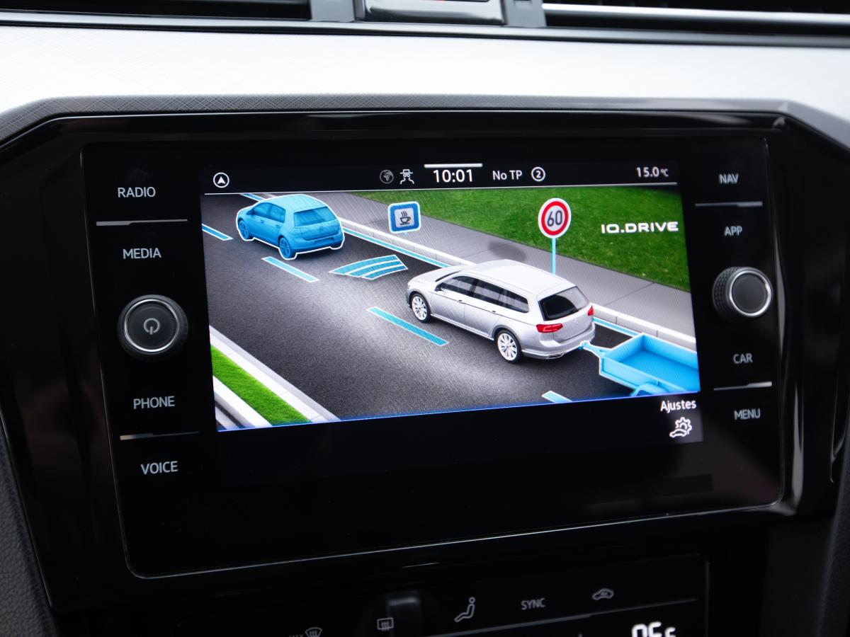 volkswagen-passat-variant-2021-diesel-1968cc