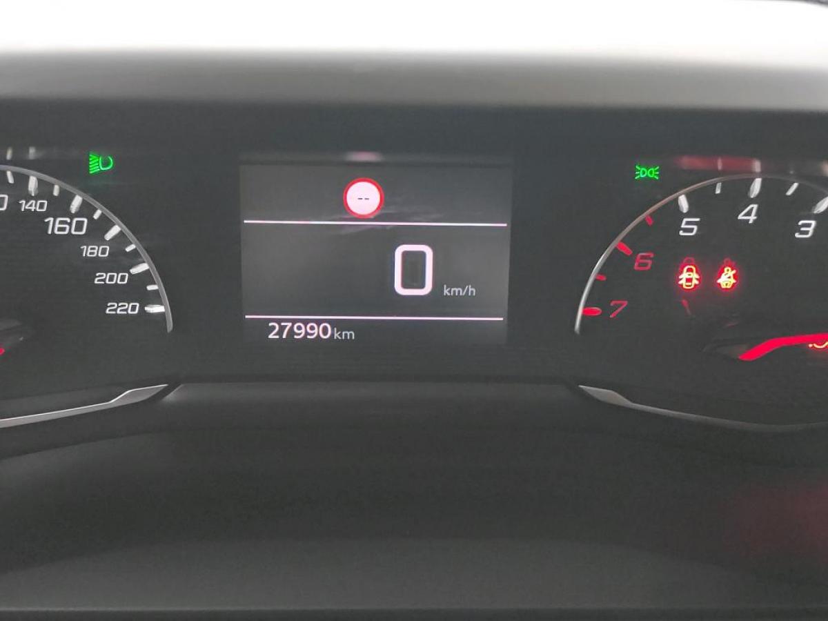 peugeot-208-2022-diesel-1499cc