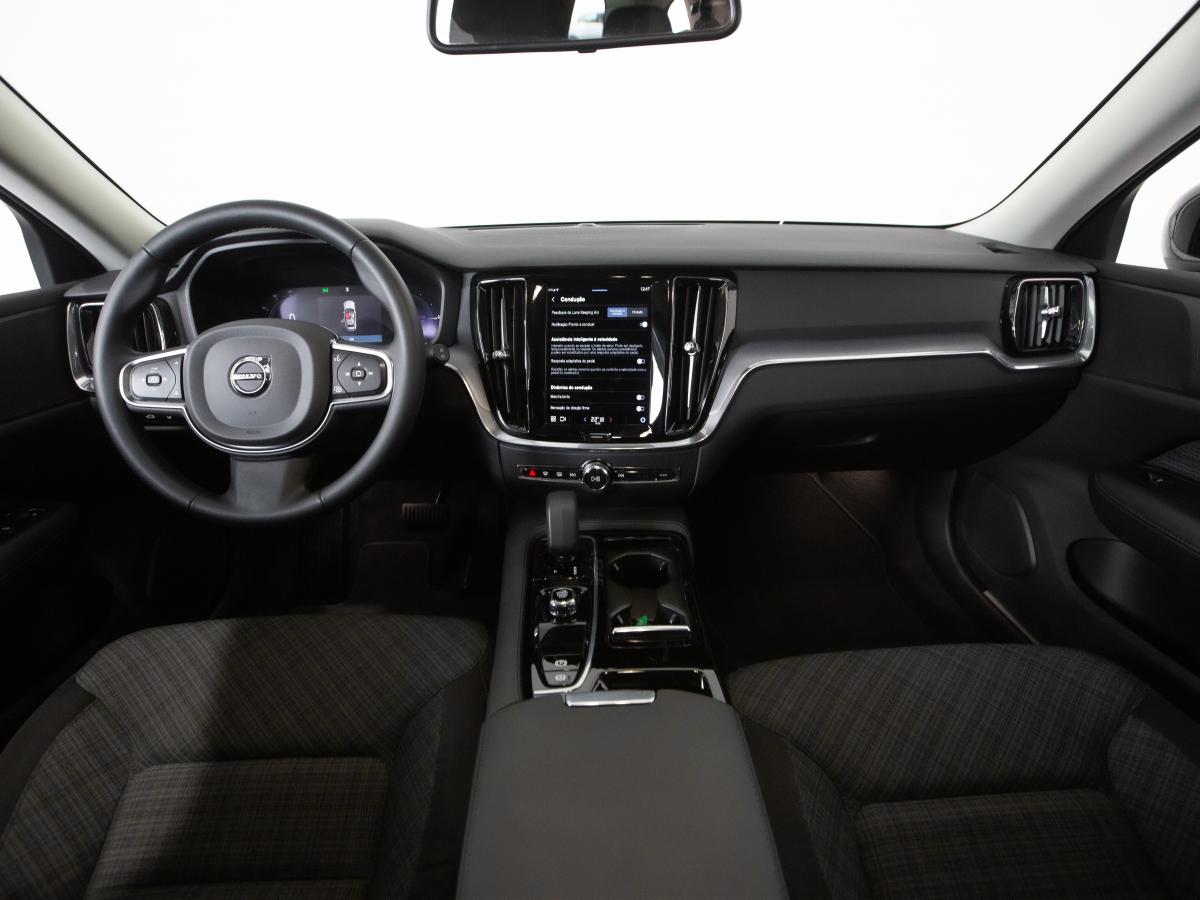 volvo-v60-2024-hibrido-a-gasolina-1969cc