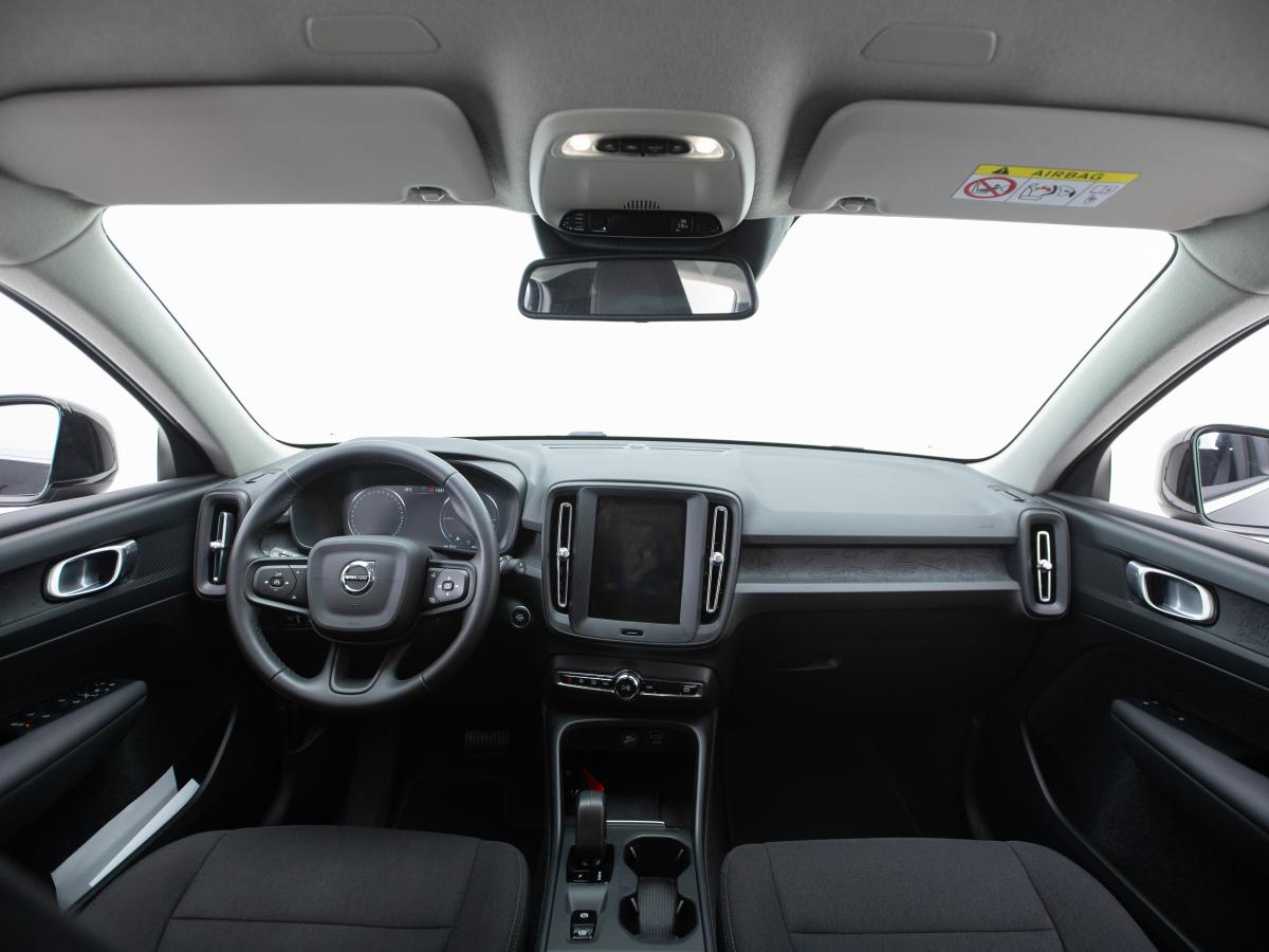 volvo-xc40-2023-hibrido-a-gasolina-1477cc