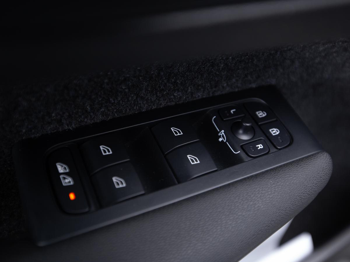 volvo-xc40-2023-hibrido-a-gasolina-1477cc