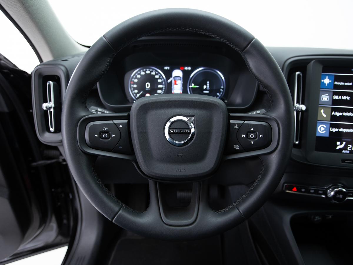 volvo-xc40-2023-hibrido-a-gasolina-1477cc